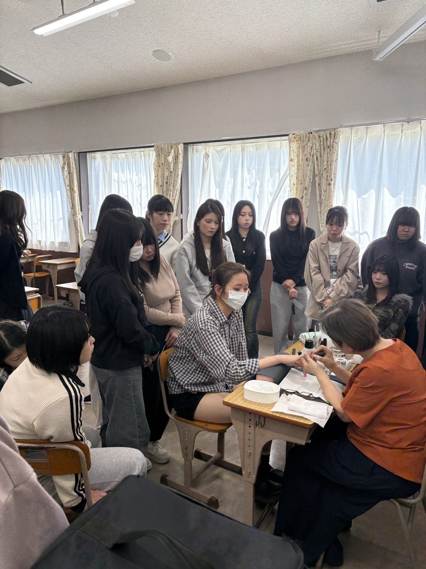 看護学科1年生 美意識向上学スタート | 学校法人ベル学園 岡山医療福祉